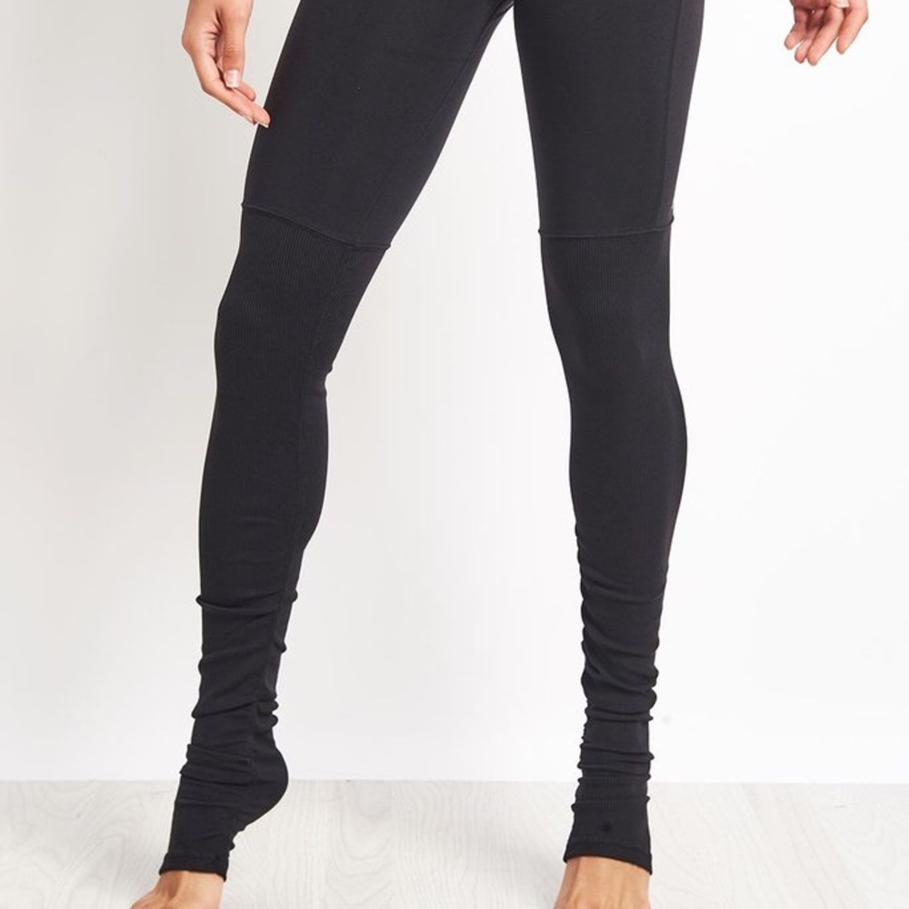 ALO yoga goddess leggings